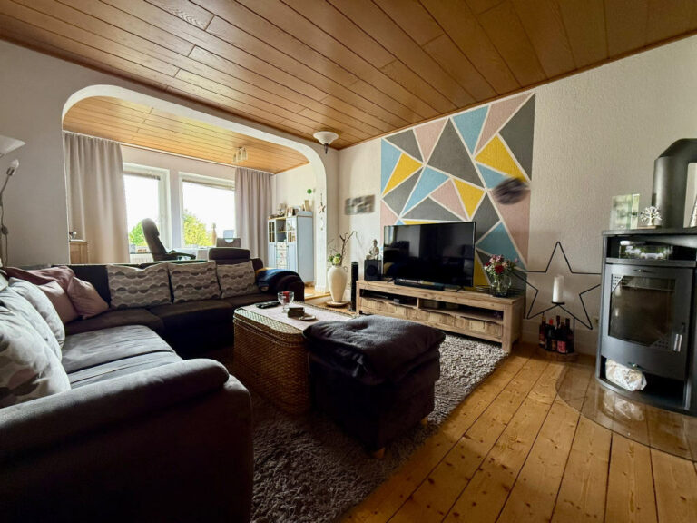 Fröndenberg/Ruhr: Altbau-ETW mit Charme und großen Räumen – Einfach riesig!