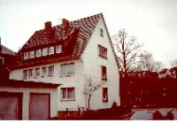 2-/3-Familienhaus mit Garagen und Nebengebäude