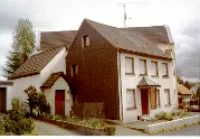 Freistehendes Einfamilienhaus mit sep. Anbau