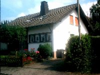 Einfamilienhaus mit Einliegerwohnung und Garage