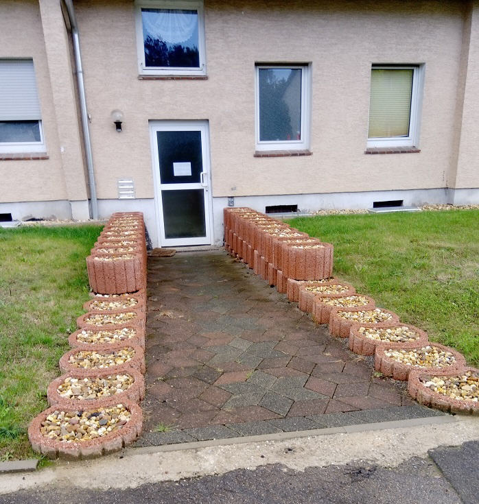 Frontansicht Wohnhaus (rechte Wohneinheit)