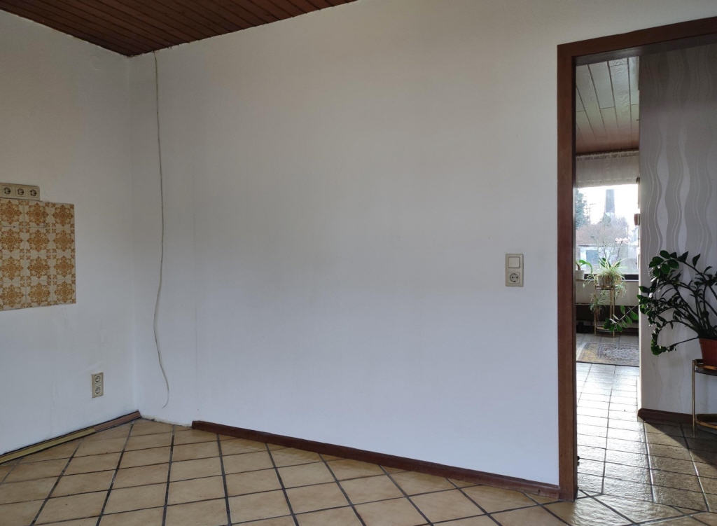 Küche mit Zugang zum Wohn-/Essbereich (EG)