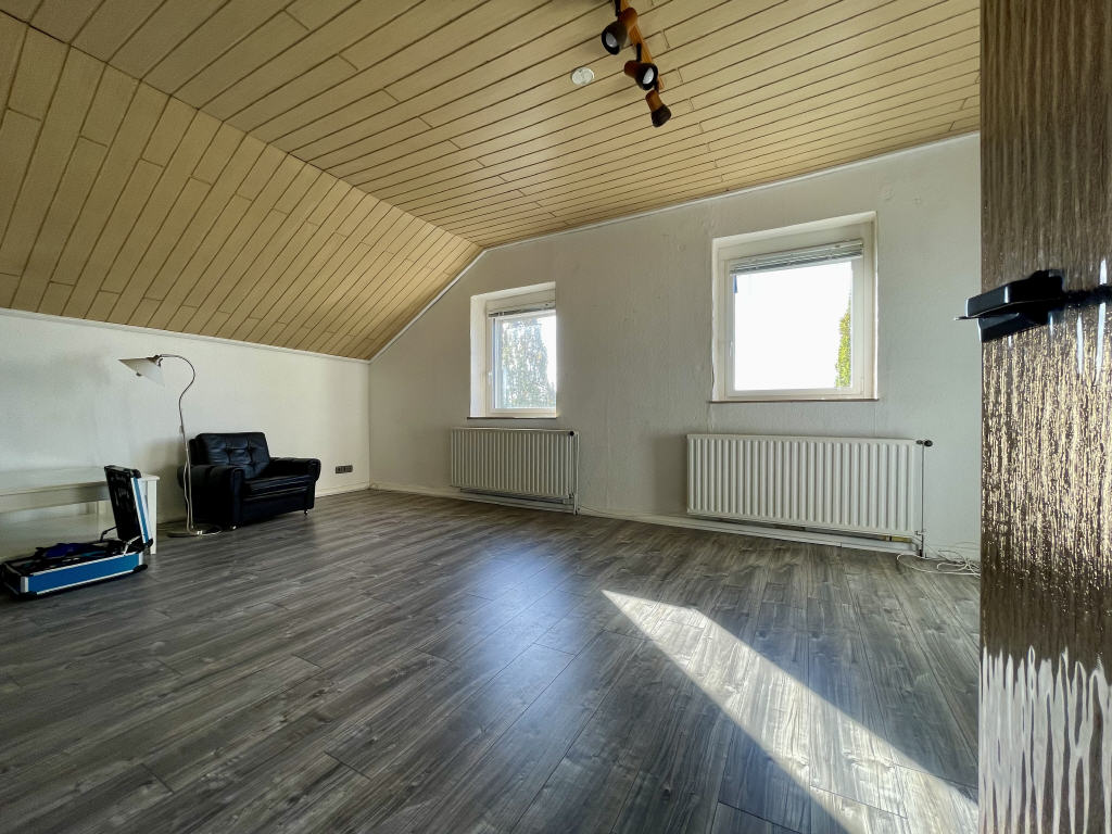 Wohn-/Essbereich (DG)