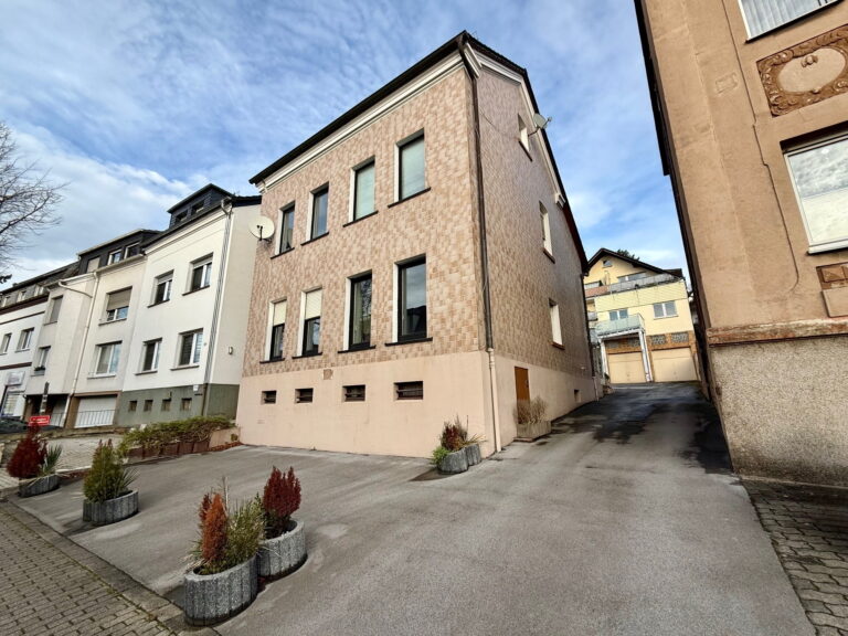 Menden: Flexibler Altbau mit reichlich Platz und vielen Optionen!