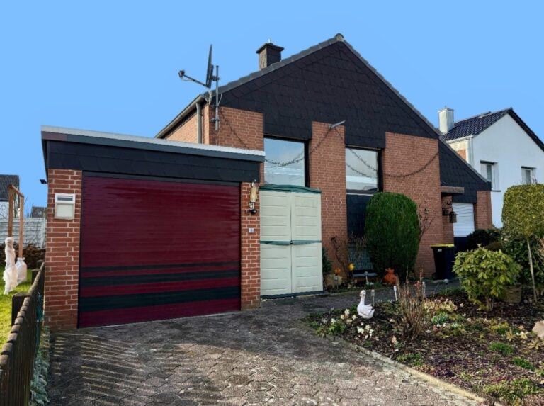 Fröndenberg-Hohenheide: Einseitig angebautes Einfamilienhaus mit Garage in beliebter Wohnlage!