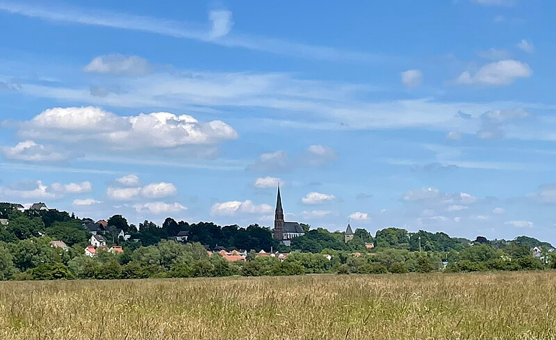 Skyline der Stadt Fröndenberg/Ruhr. Blick von der Heidestraße in 58708 Menden (Sauerland)